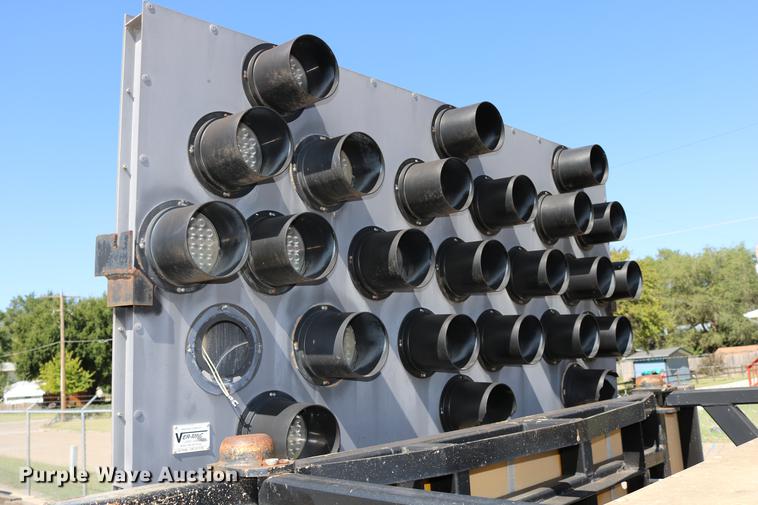 image for item DD0099 2003 Safe-Stop 180TMA crash attenuator