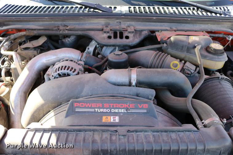 image for item DD0100 2006 Ford F250 Super Duty utility bed pickup truck