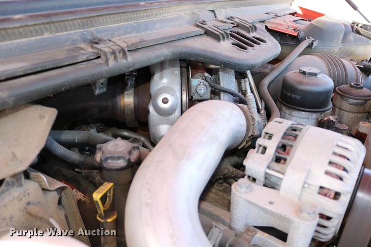 image for item DD0100 2006 Ford F250 Super Duty utility bed pickup truck