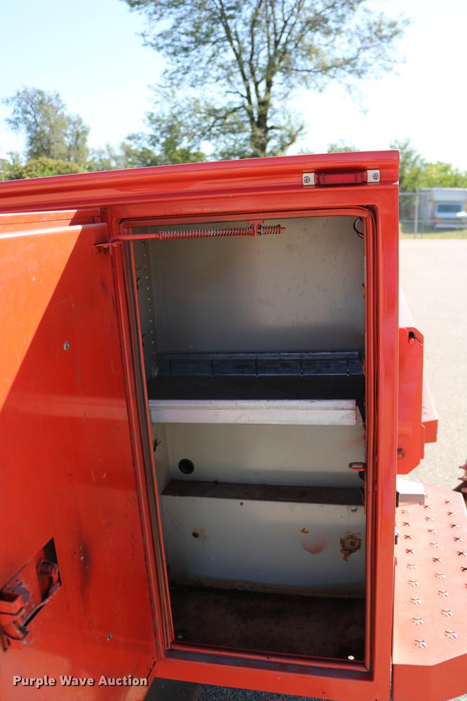 image for item DD0100 2006 Ford F250 Super Duty utility bed pickup truck