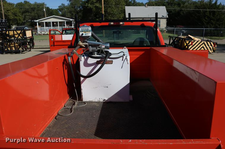 image for item DD0100 2006 Ford F250 Super Duty utility bed pickup truck