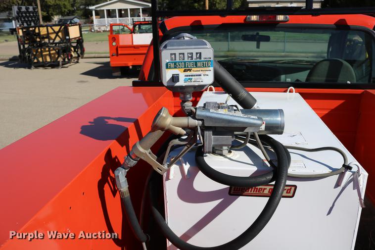 image for item DD0100 2006 Ford F250 Super Duty utility bed pickup truck