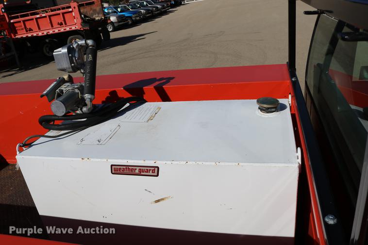 image for item DD0100 2006 Ford F250 Super Duty utility bed pickup truck