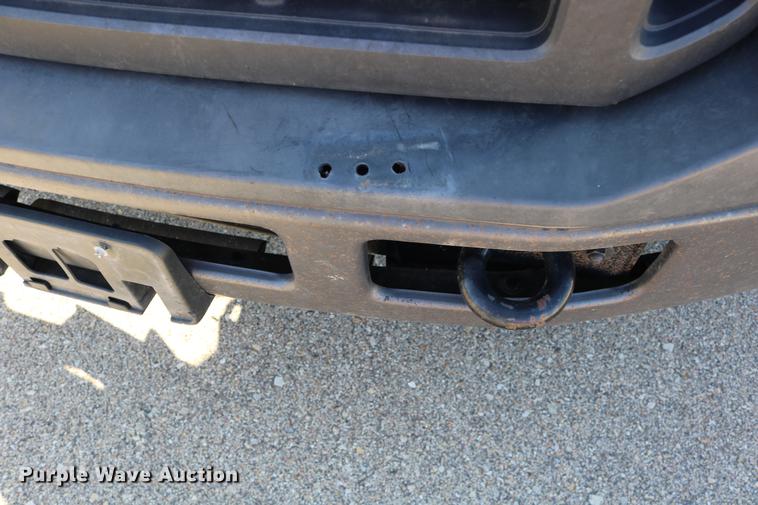 image for item DD0100 2006 Ford F250 Super Duty utility bed pickup truck