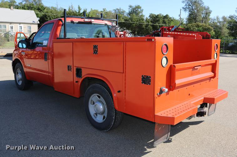 image for item DD0101 2006 Ford F250 utility bed pickup truck