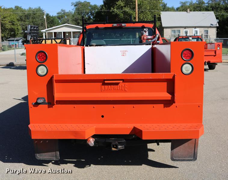 image for item DD0101 2006 Ford F250 utility bed pickup truck