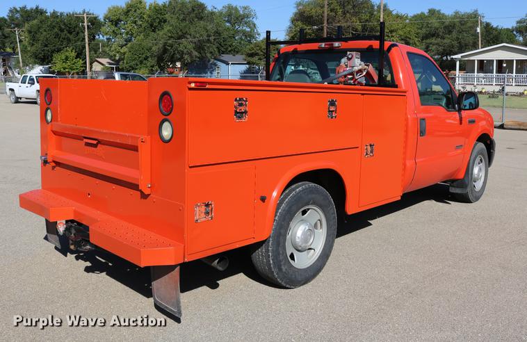 image for item DD0101 2006 Ford F250 utility bed pickup truck