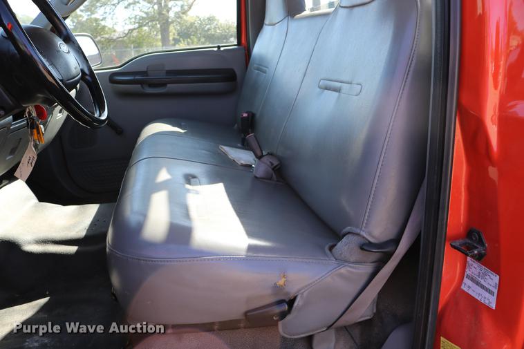 image for item DD0101 2006 Ford F250 utility bed pickup truck