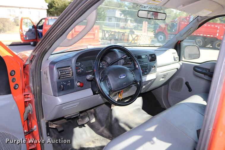 image for item DD0101 2006 Ford F250 utility bed pickup truck