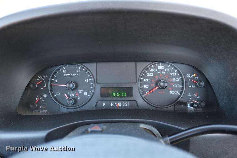 image for item DD0101 2006 Ford F250 utility bed pickup truck