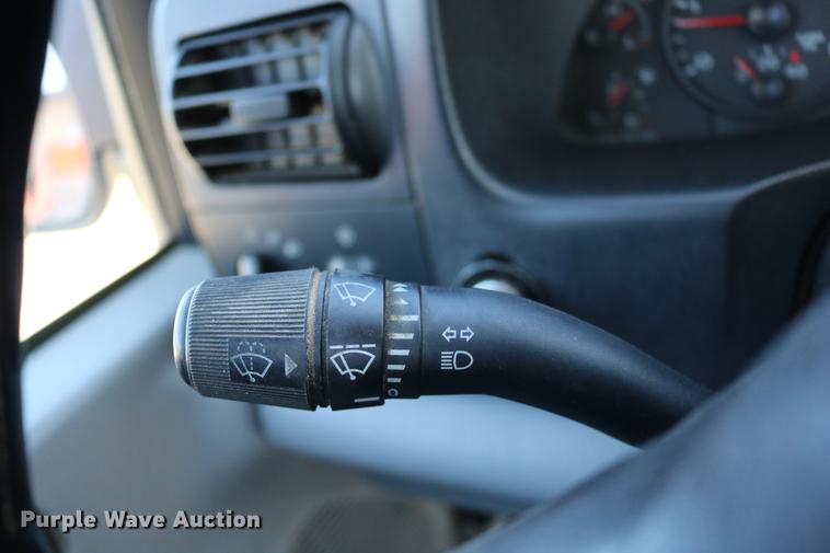 image for item DD0101 2006 Ford F250 utility bed pickup truck