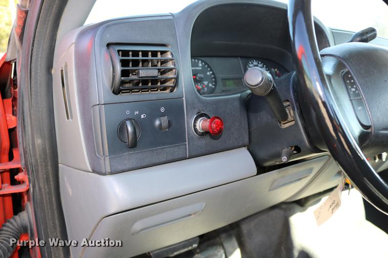 image for item DD0101 2006 Ford F250 utility bed pickup truck