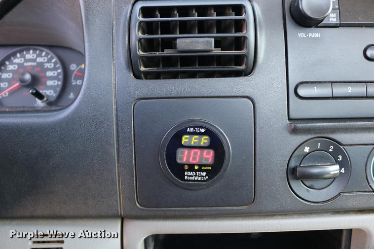 image for item DD0101 2006 Ford F250 utility bed pickup truck