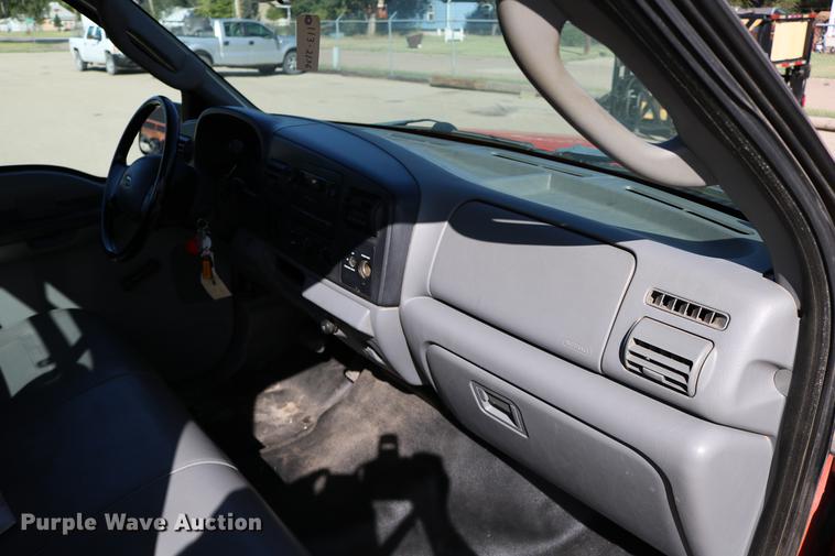 image for item DD0101 2006 Ford F250 utility bed pickup truck