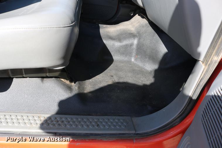 image for item DD0101 2006 Ford F250 utility bed pickup truck