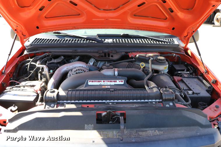 image for item DD0101 2006 Ford F250 utility bed pickup truck