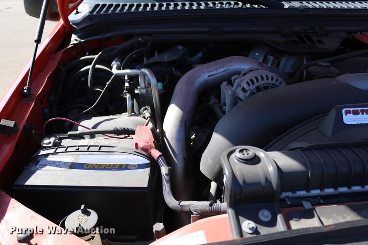 image for item DD0101 2006 Ford F250 utility bed pickup truck