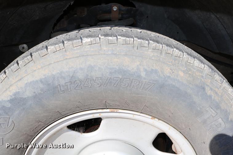 image for item DD0101 2006 Ford F250 utility bed pickup truck