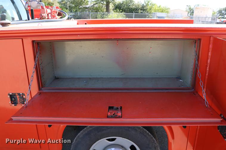 image for item DD0101 2006 Ford F250 utility bed pickup truck