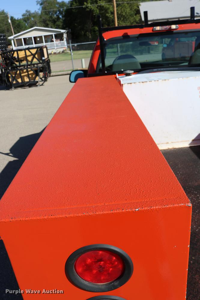 image for item DD0101 2006 Ford F250 utility bed pickup truck