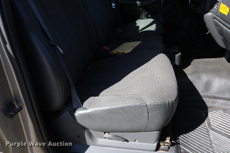 image for item DD0102 2002 Chevrolet Silverado 1500 pickup truck