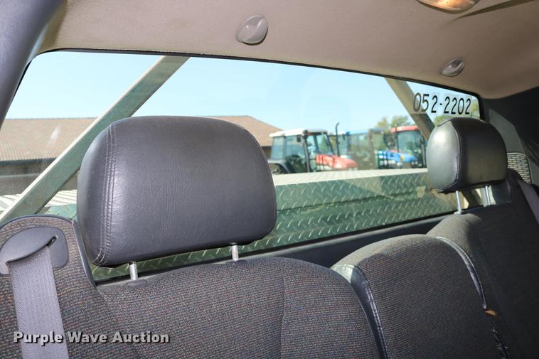 image for item DD0102 2002 Chevrolet Silverado 1500 pickup truck