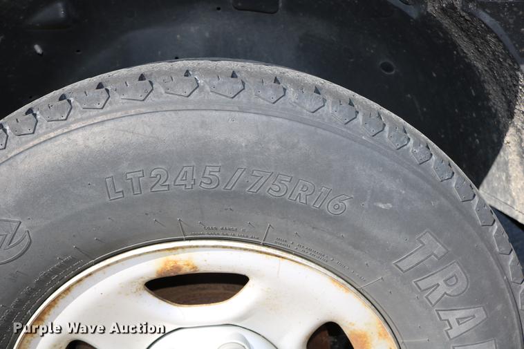 image for item DD0102 2002 Chevrolet Silverado 1500 pickup truck