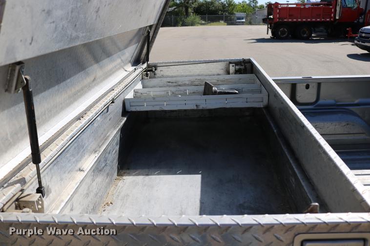 image for item DD0102 2002 Chevrolet Silverado 1500 pickup truck