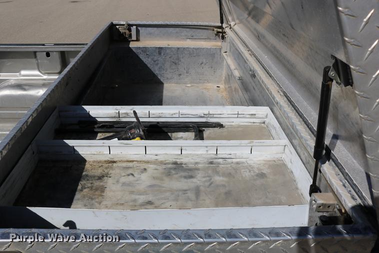 image for item DD0102 2002 Chevrolet Silverado 1500 pickup truck