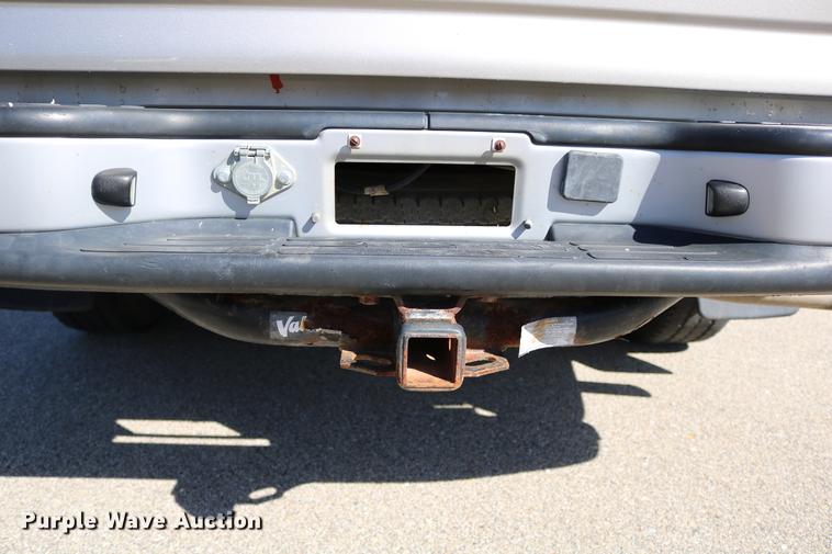 image for item DD0102 2002 Chevrolet Silverado 1500 pickup truck