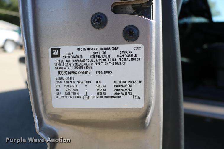 image for item DD0102 2002 Chevrolet Silverado 1500 pickup truck