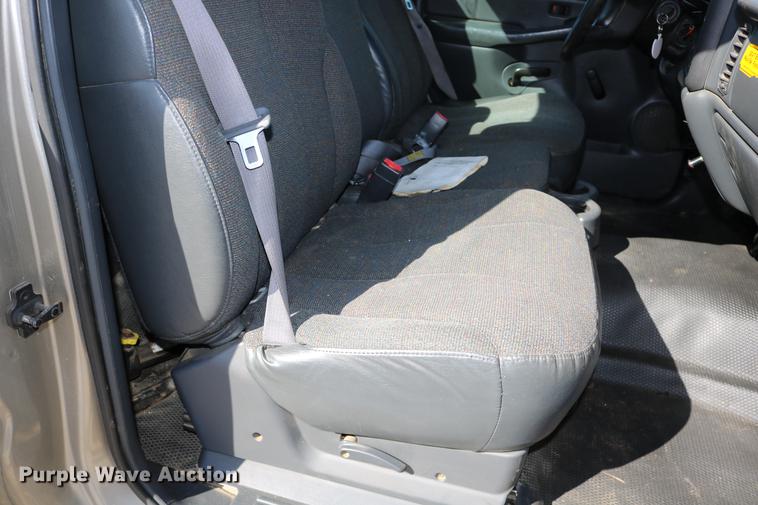 image for item DD0103 2002 Chevrolet Silverado 1500 pickup truck