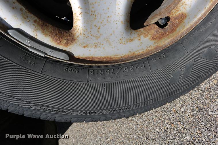 image for item DD0103 2002 Chevrolet Silverado 1500 pickup truck