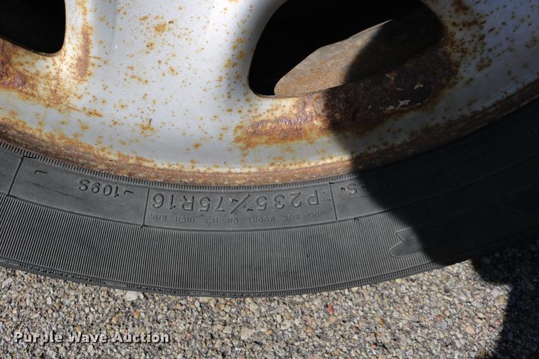 image for item DD0103 2002 Chevrolet Silverado 1500 pickup truck