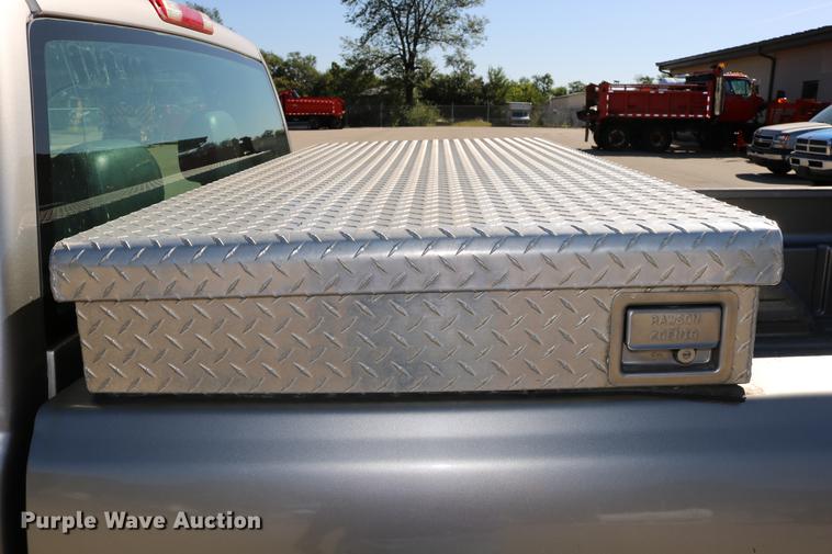 image for item DD0103 2002 Chevrolet Silverado 1500 pickup truck