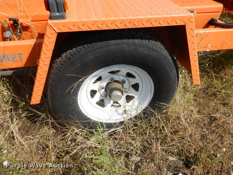 image for item DD0772 2007 Ver Mac traffic signal system