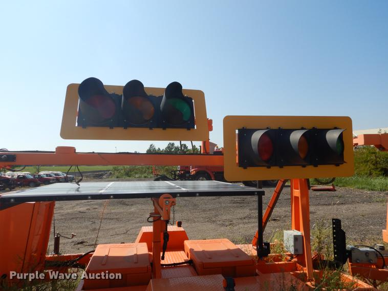 image for item DD0772 2007 Ver Mac traffic signal system