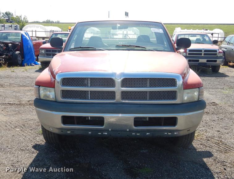 image for item DD0773 2001 Dodge Ram 1500 pickup truck