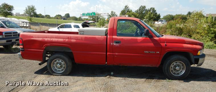 image for item DD0773 2001 Dodge Ram 1500 pickup truck