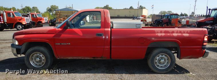 image for item DD0773 2001 Dodge Ram 1500 pickup truck