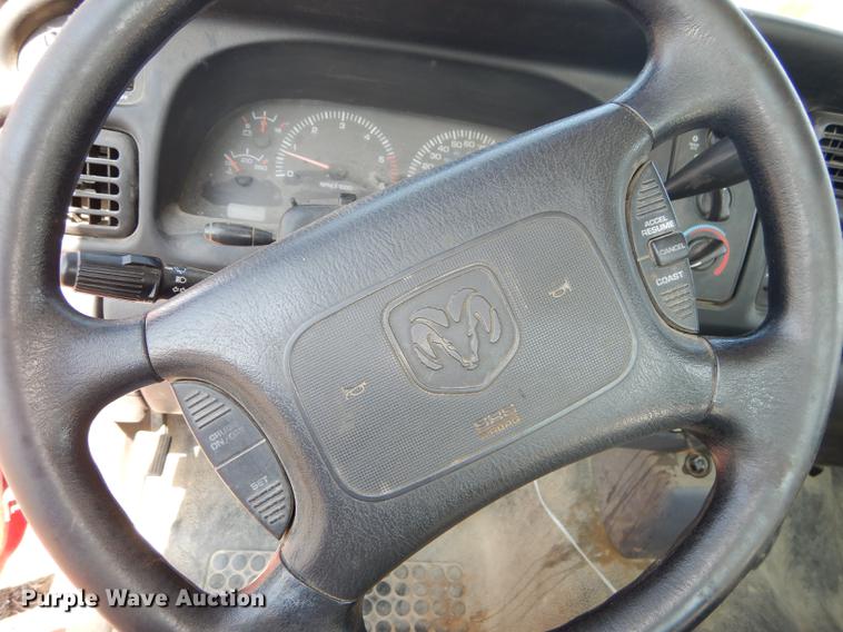 image for item DD0773 2001 Dodge Ram 1500 pickup truck