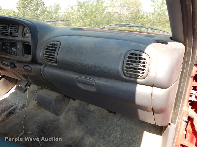 image for item DD0773 2001 Dodge Ram 1500 pickup truck