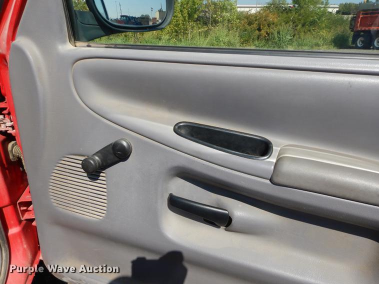 image for item DD0773 2001 Dodge Ram 1500 pickup truck