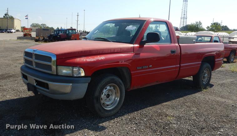 image for item DD0774 2001 Dodge Ram 1500 pickup truck