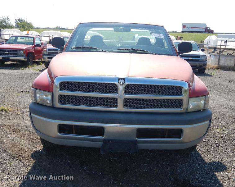 image for item DD0774 2001 Dodge Ram 1500 pickup truck