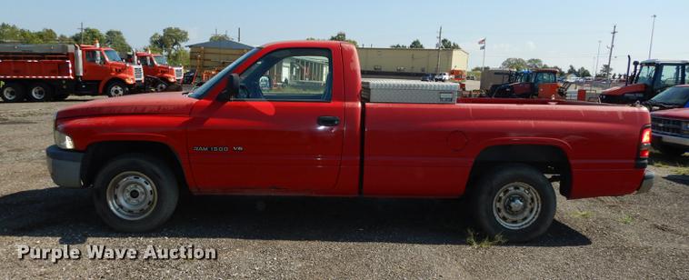 image for item DD0774 2001 Dodge Ram 1500 pickup truck