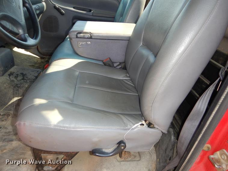 image for item DD0774 2001 Dodge Ram 1500 pickup truck