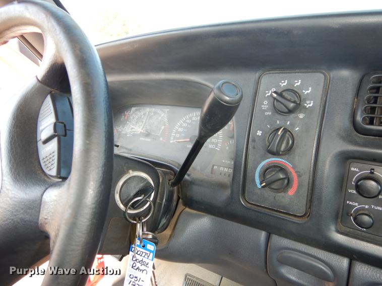 image for item DD0774 2001 Dodge Ram 1500 pickup truck