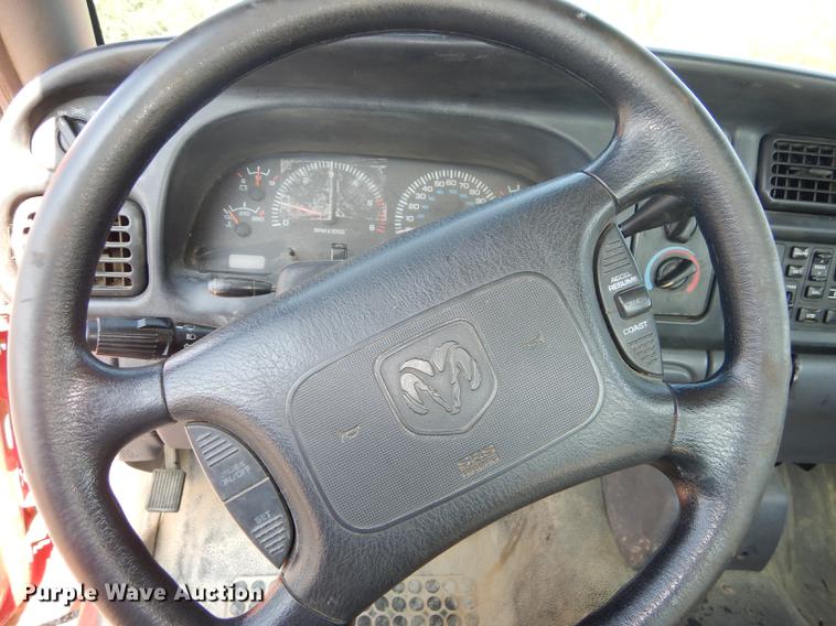 image for item DD0774 2001 Dodge Ram 1500 pickup truck