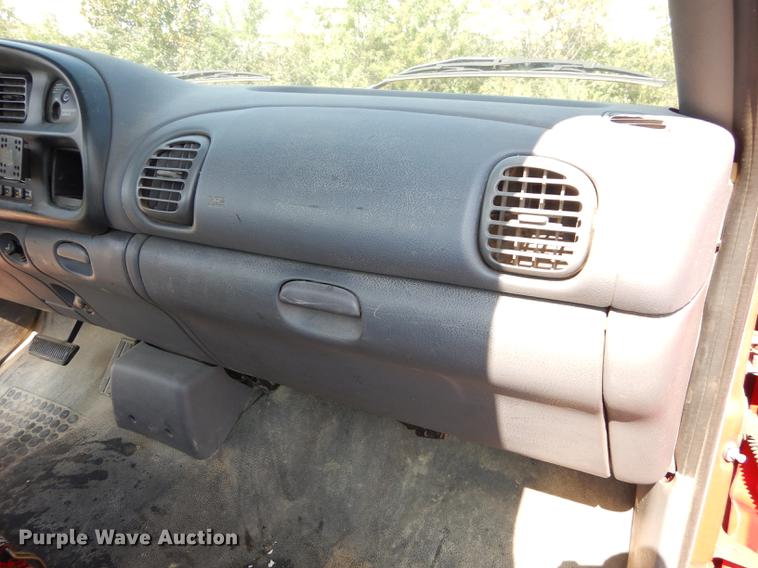 image for item DD0774 2001 Dodge Ram 1500 pickup truck